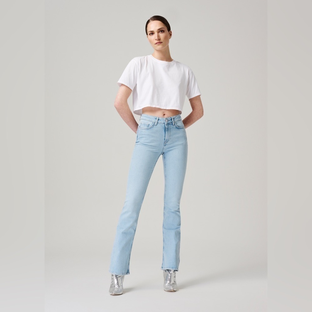 Costes Jill High Rise Flare Jill basic blue light wash casual everyday essential